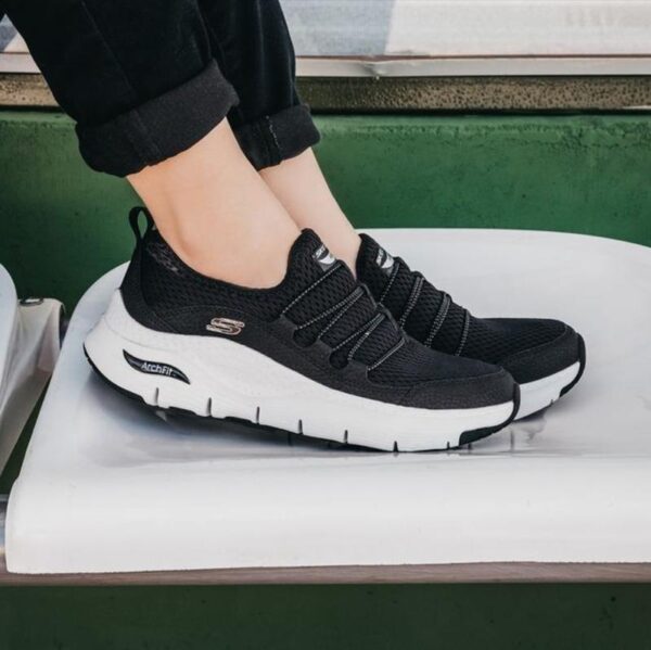 Кроссовки SKECHERS