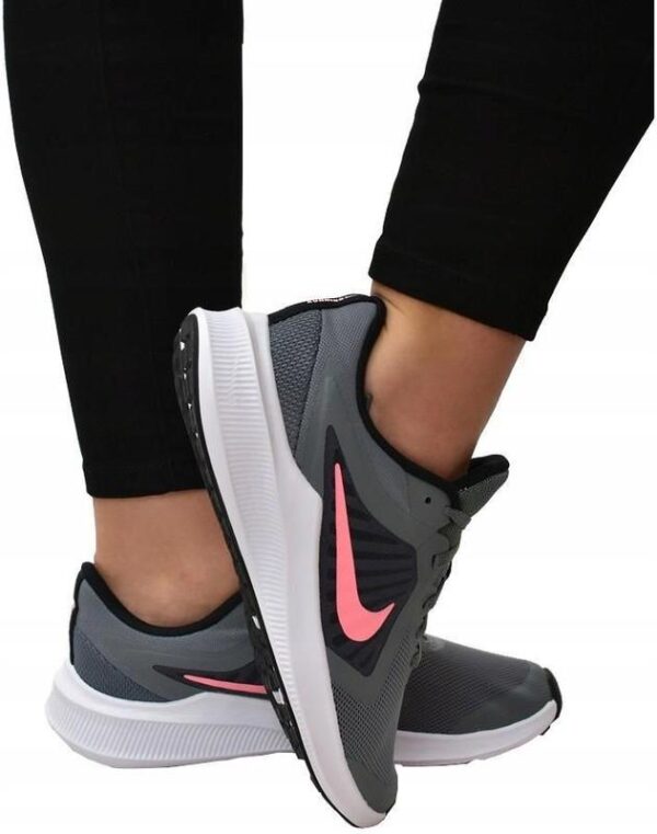 Кроссовки NIKE