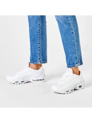 Кроссовки NIKE
