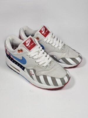 Кроссовки NIKE