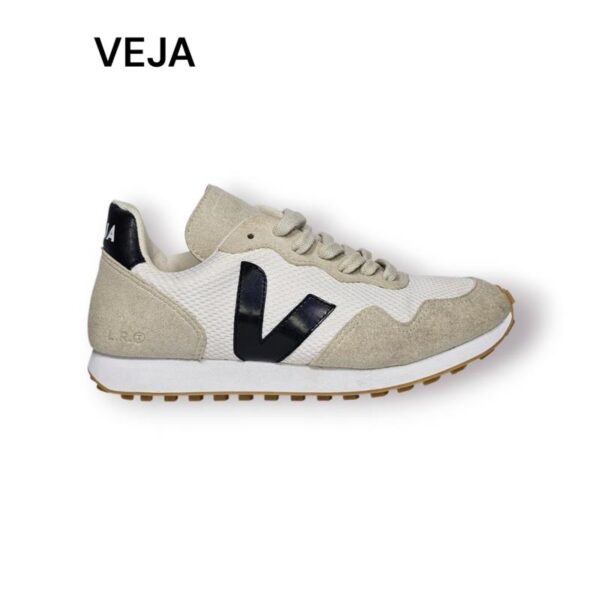 Кроссовки VEJA