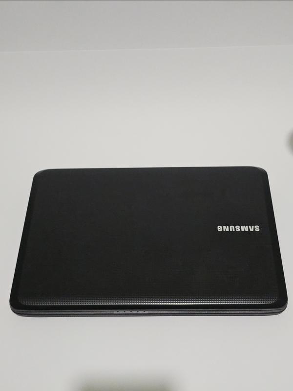 Ноутбук SAMSUNG
